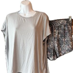 Athleta Womens Small Active Wear Set Gray Modal Tee And Printed Shorts Bundle